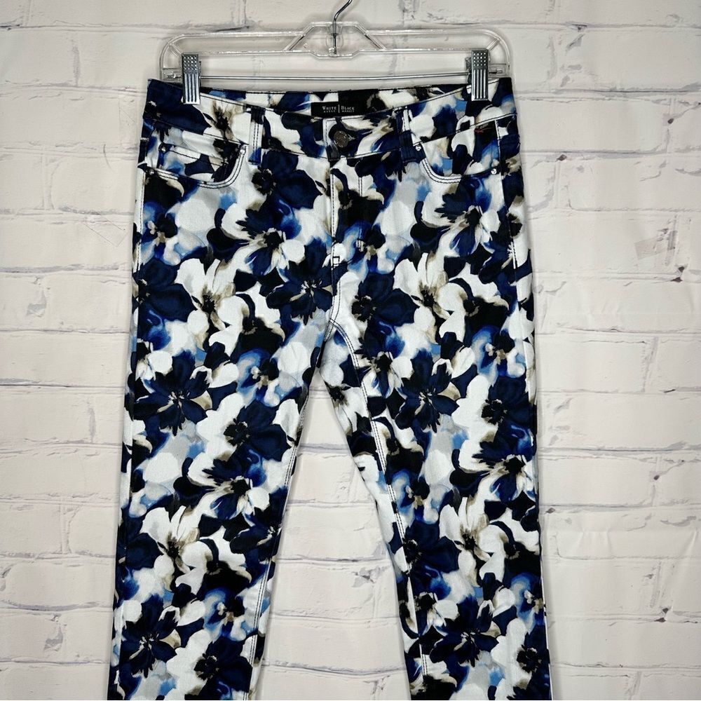 White House Black Market size 4R Blanc Slim Ankle Pants